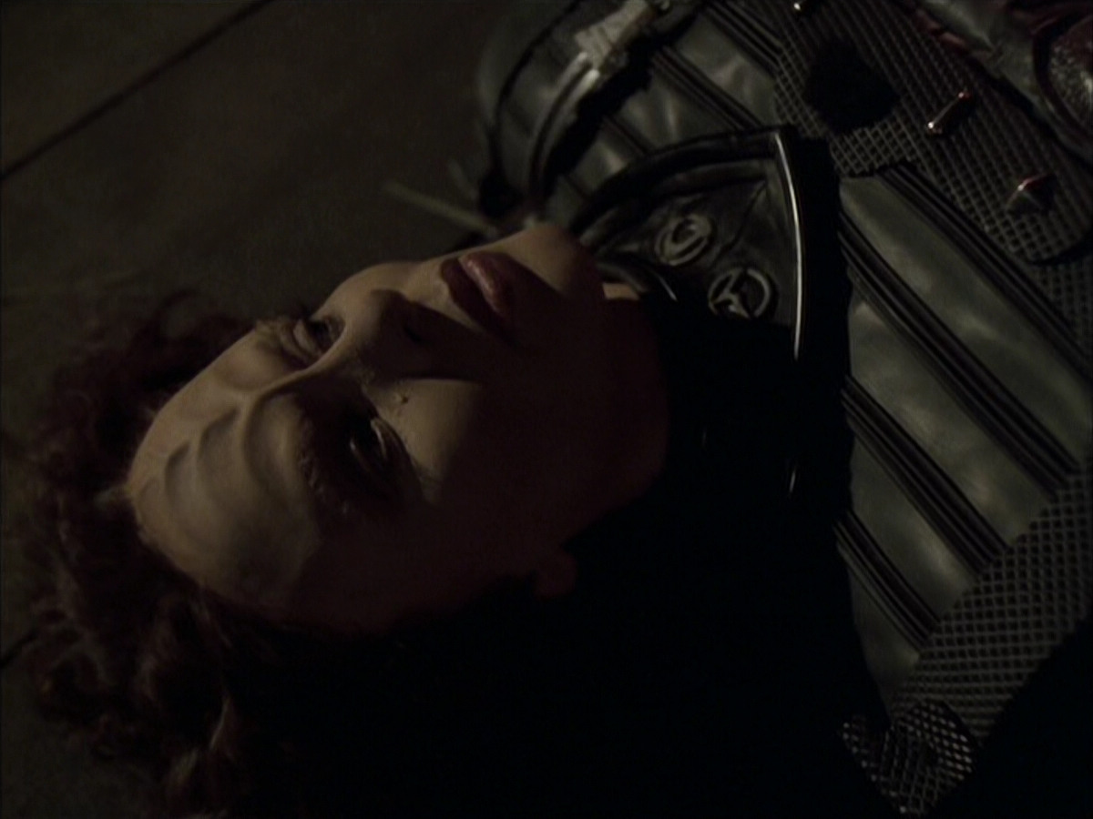 extant_StarTrek_VOY_6x03-BargeOfTheDead_02516.jpg