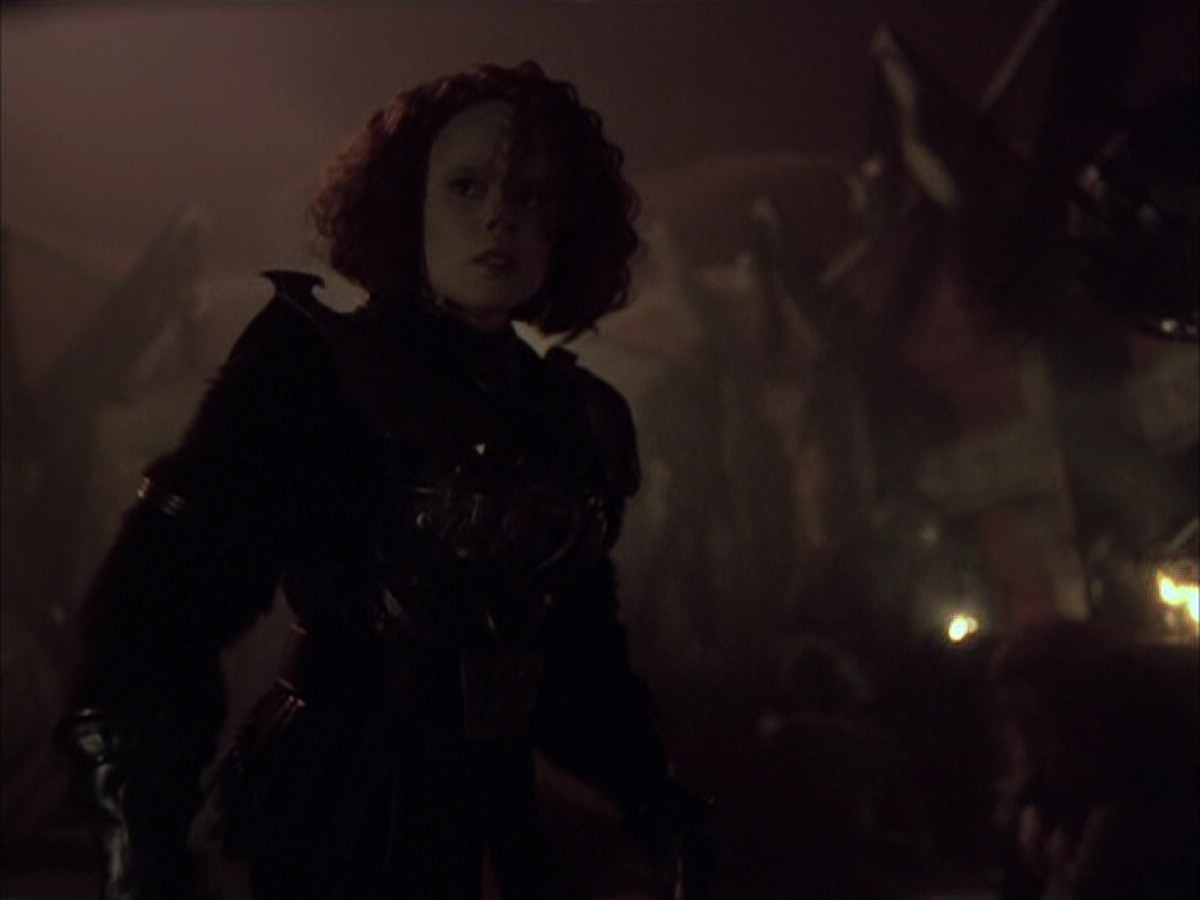 extant_StarTrek_VOY_6x03-BargeOfTheDead_02554.jpg