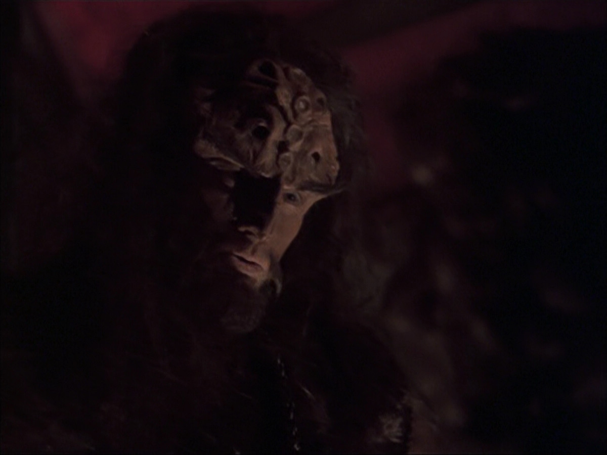extant_StarTrek_VOY_6x03-BargeOfTheDead_02918.jpg