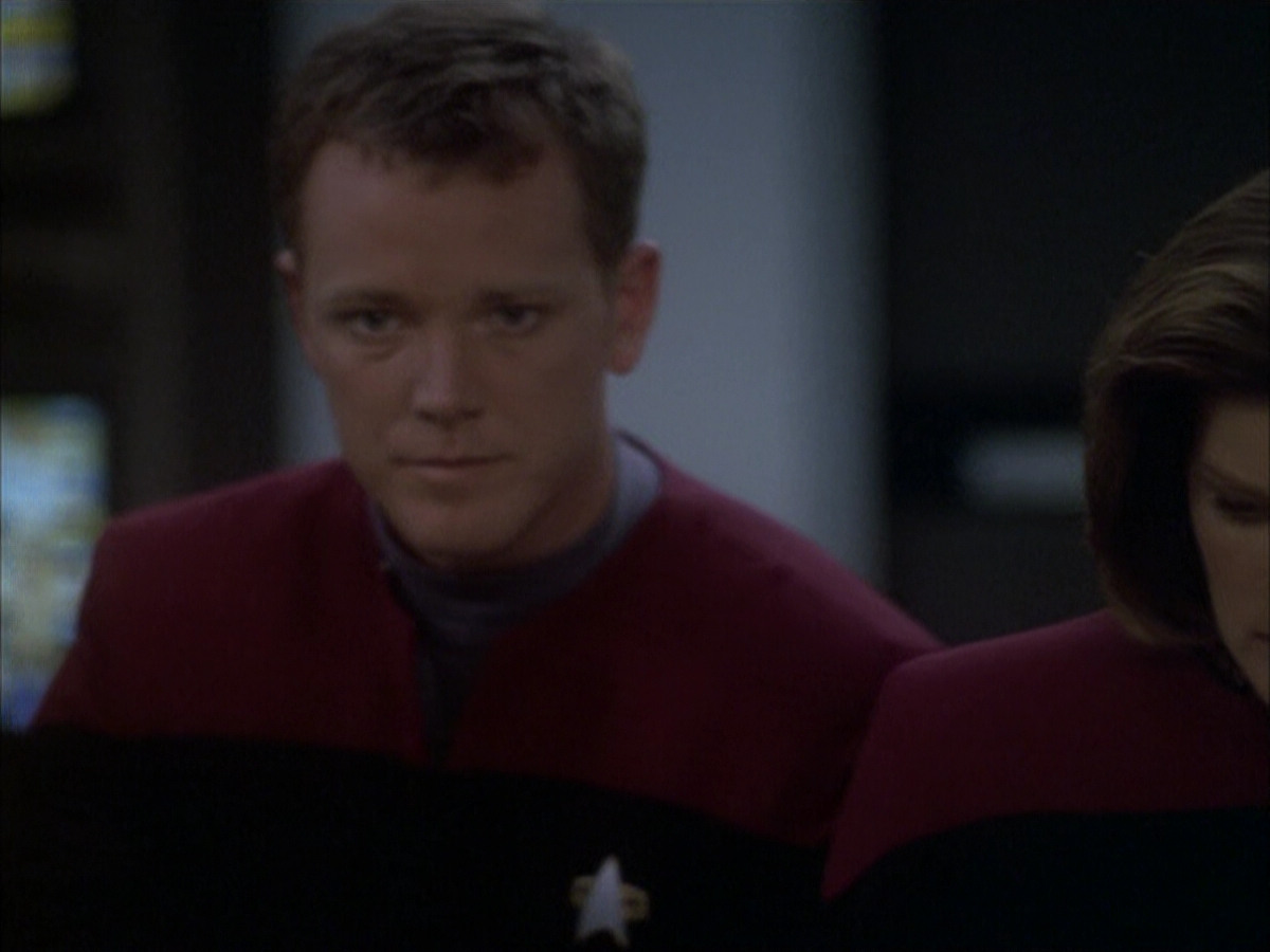 extant_StarTrek_VOY_6x03-BargeOfTheDead_03059.jpg
