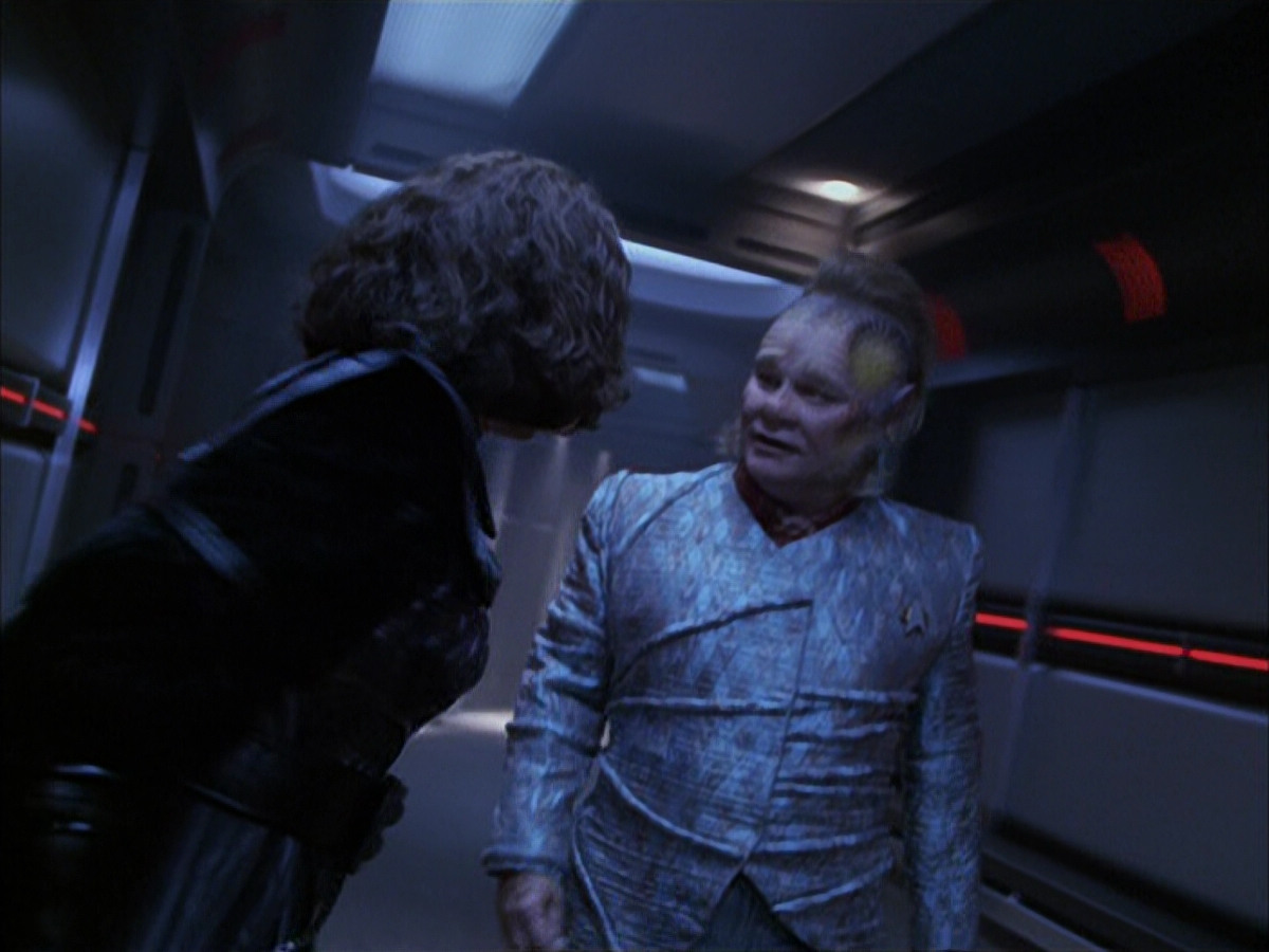extant_StarTrek_VOY_6x03-BargeOfTheDead_03210.jpg