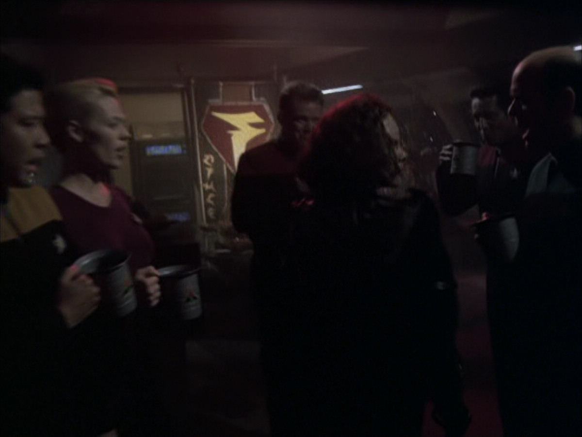 extant_StarTrek_VOY_6x03-BargeOfTheDead_03231.jpg