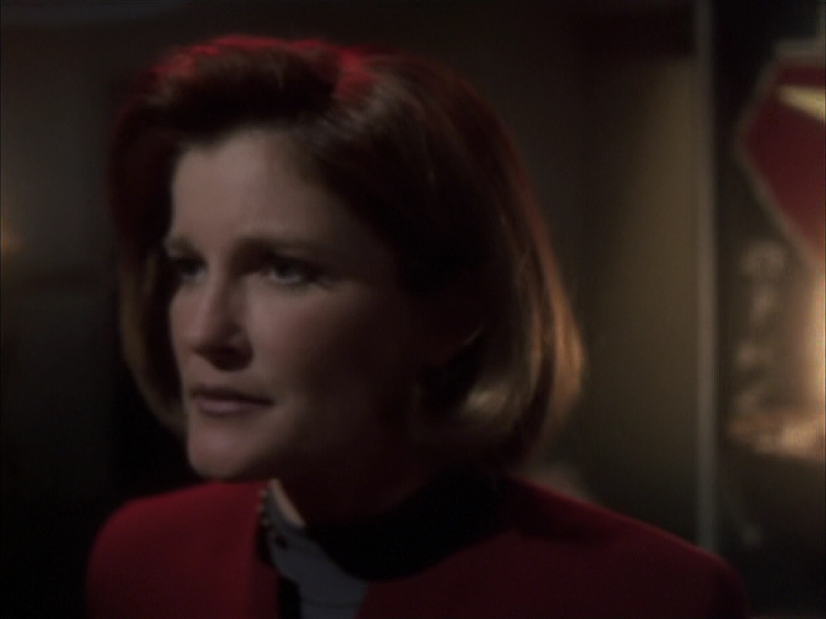 extant_StarTrek_VOY_6x03-BargeOfTheDead_03269.jpg