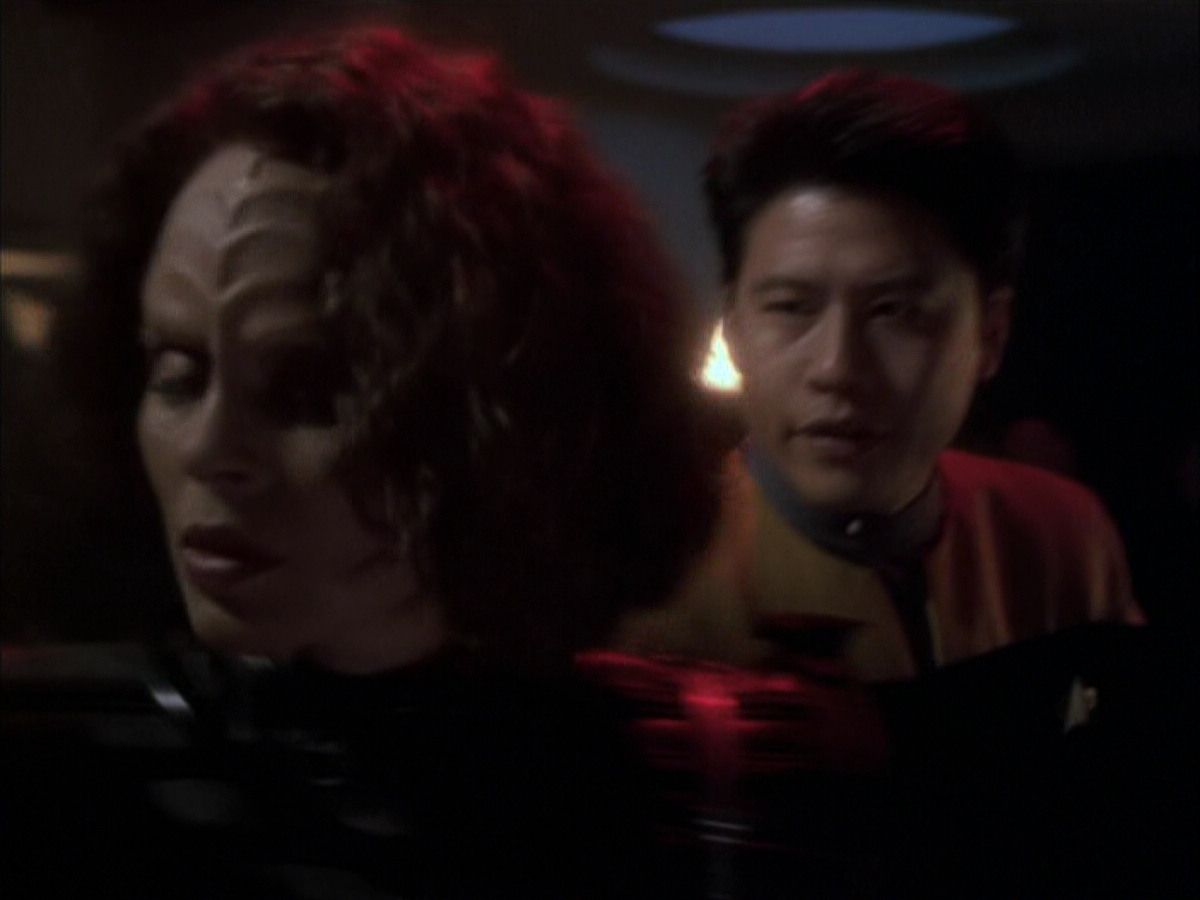 extant_StarTrek_VOY_6x03-BargeOfTheDead_03281.jpg