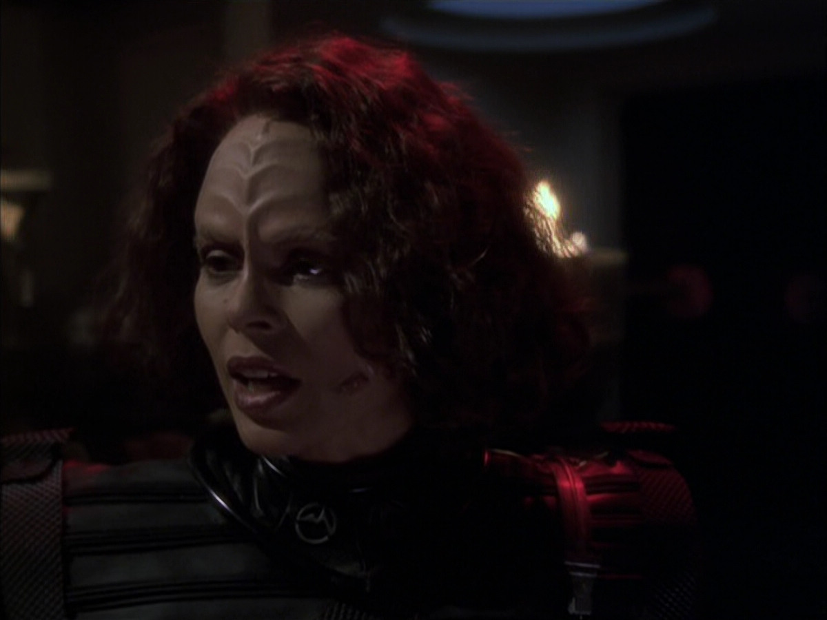 extant_StarTrek_VOY_6x03-BargeOfTheDead_03301.jpg