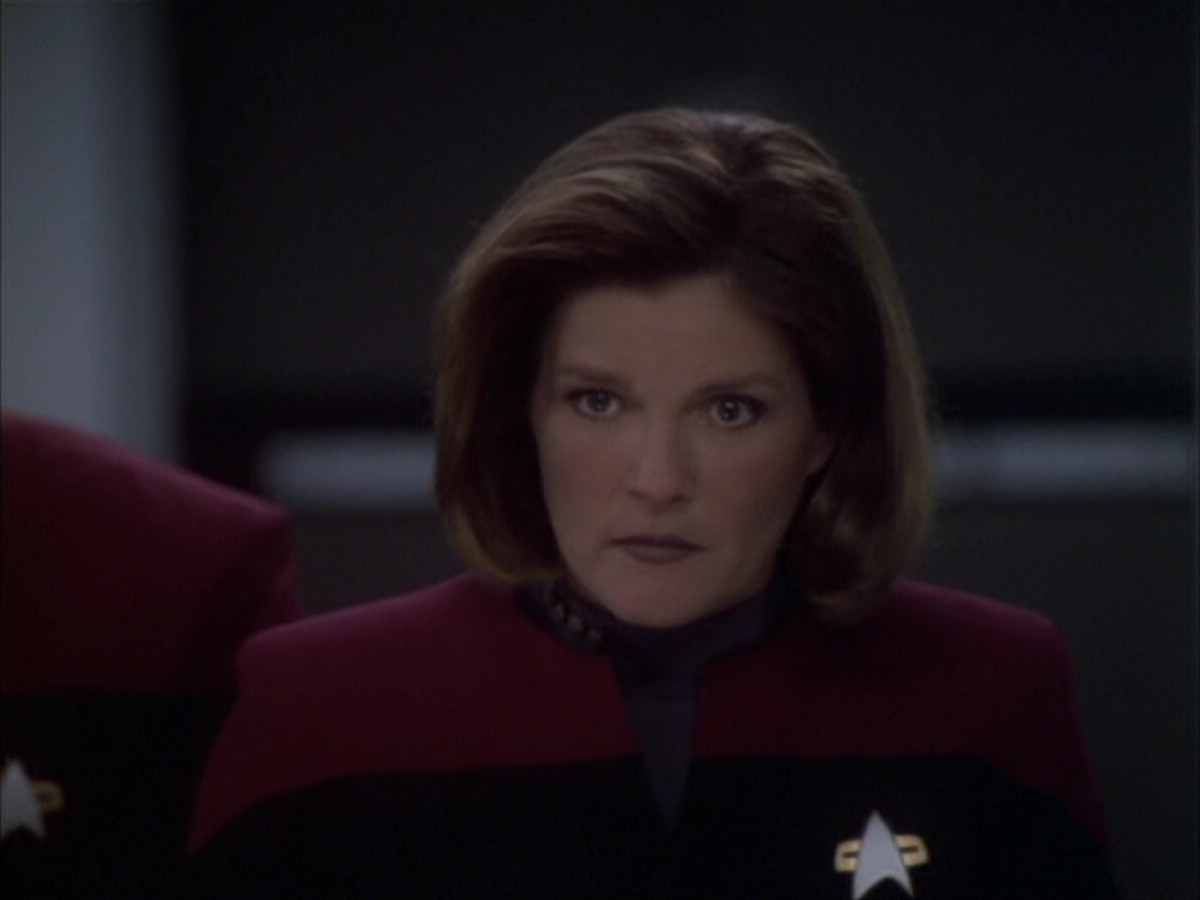 extant_StarTrek_VOY_6x03-BargeOfTheDead_03427.jpg