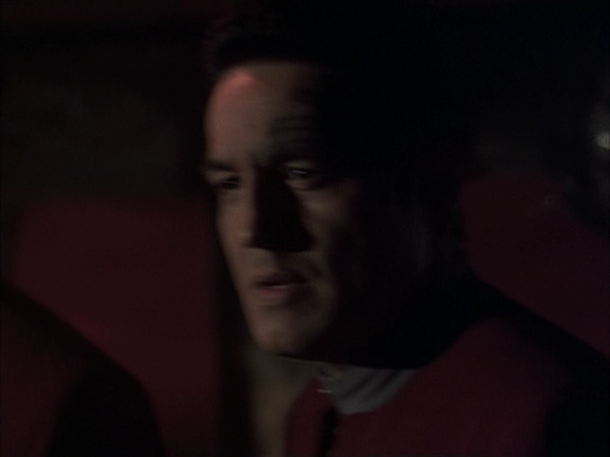extant_StarTrek_VOY_6x03-BargeOfTheDead_03488.jpg