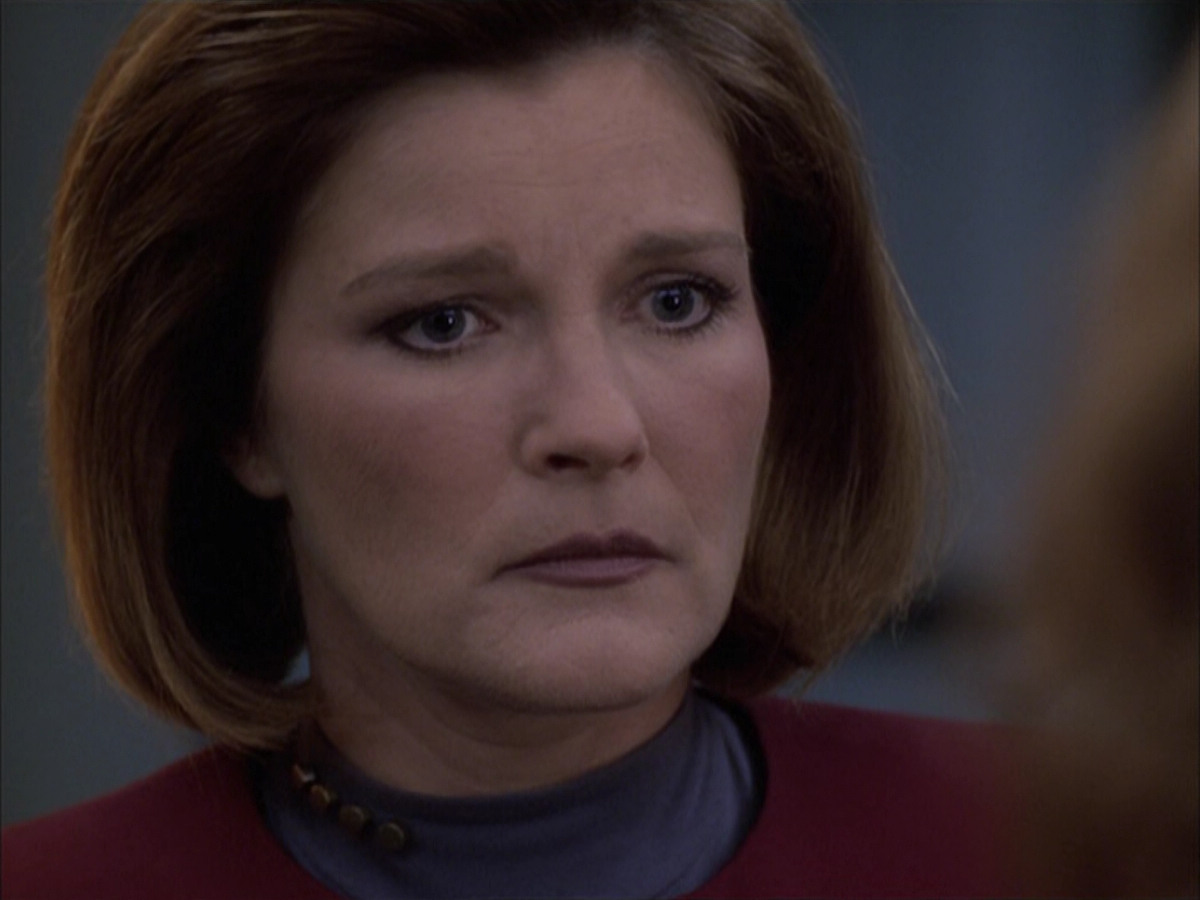 extant_StarTrek_VOY_6x03-BargeOfTheDead_03607.jpg