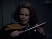 extant_StarTrek_VOY_6x03-BargeOfTheDead_00192.jpg