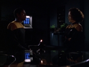 extant_StarTrek_VOY_6x03-BargeOfTheDead_00653.jpg
