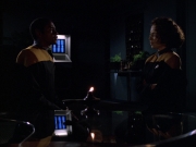 extant_StarTrek_VOY_6x03-BargeOfTheDead_00656.jpg