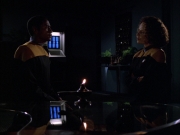 extant_StarTrek_VOY_6x03-BargeOfTheDead_00662.jpg