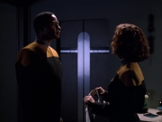 extant_StarTrek_VOY_6x03-BargeOfTheDead_00742.jpg