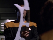 extant_StarTrek_VOY_6x03-BargeOfTheDead_00769.jpg