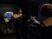 extant_StarTrek_VOY_6x03-BargeOfTheDead_00775.jpg