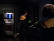 extant_StarTrek_VOY_6x03-BargeOfTheDead_00777.jpg