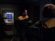 extant_StarTrek_VOY_6x03-BargeOfTheDead_00779.jpg