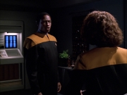 extant_StarTrek_VOY_6x03-BargeOfTheDead_00814.jpg