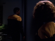 extant_StarTrek_VOY_6x03-BargeOfTheDead_00823.jpg