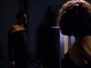 extant_StarTrek_VOY_6x03-BargeOfTheDead_00824.jpg