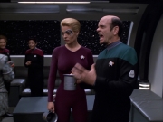 extant_StarTrek_VOY_6x03-BargeOfTheDead_00853.jpg