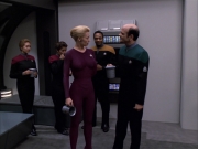 extant_StarTrek_VOY_6x03-BargeOfTheDead_00896.jpg