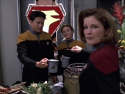 extant_StarTrek_VOY_6x03-BargeOfTheDead_00914.jpg