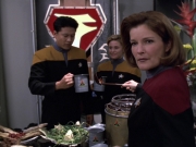 extant_StarTrek_VOY_6x03-BargeOfTheDead_00915.jpg