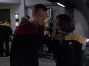 extant_StarTrek_VOY_6x03-BargeOfTheDead_00970.jpg