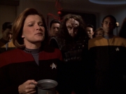 extant_StarTrek_VOY_6x03-BargeOfTheDead_01133.jpg