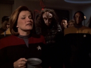 extant_StarTrek_VOY_6x03-BargeOfTheDead_01134.jpg