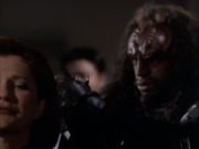 extant_StarTrek_VOY_6x03-BargeOfTheDead_01144.jpg