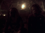 extant_StarTrek_VOY_6x03-BargeOfTheDead_01298.jpg