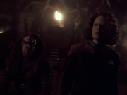 extant_StarTrek_VOY_6x03-BargeOfTheDead_01369.jpg