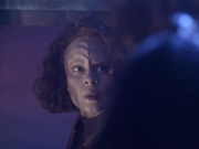 extant_StarTrek_VOY_6x03-BargeOfTheDead_01445.jpg