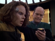 extant_StarTrek_VOY_6x03-BargeOfTheDead_01656.jpg
