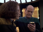 extant_StarTrek_VOY_6x03-BargeOfTheDead_01658.jpg
