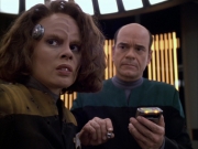 extant_StarTrek_VOY_6x03-BargeOfTheDead_01667.jpg