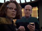 extant_StarTrek_VOY_6x03-BargeOfTheDead_01668.jpg