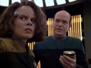 extant_StarTrek_VOY_6x03-BargeOfTheDead_01669.jpg
