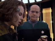 extant_StarTrek_VOY_6x03-BargeOfTheDead_01691.jpg