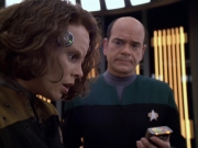 extant_StarTrek_VOY_6x03-BargeOfTheDead_01692.jpg