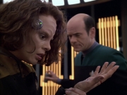 extant_StarTrek_VOY_6x03-BargeOfTheDead_01697.jpg