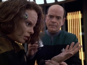 extant_StarTrek_VOY_6x03-BargeOfTheDead_01698.jpg