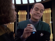 extant_StarTrek_VOY_6x03-BargeOfTheDead_01703.jpg