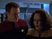 extant_StarTrek_VOY_6x03-BargeOfTheDead_02013.jpg
