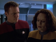 extant_StarTrek_VOY_6x03-BargeOfTheDead_02023.jpg
