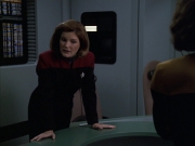 extant_StarTrek_VOY_6x03-BargeOfTheDead_02199.jpg