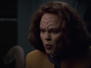 extant_StarTrek_VOY_6x03-BargeOfTheDead_02227.jpg