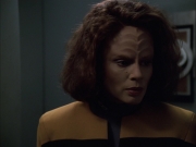 extant_StarTrek_VOY_6x03-BargeOfTheDead_02277.jpg
